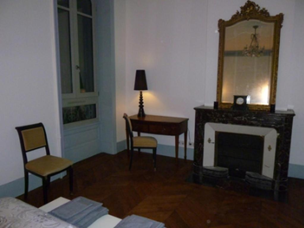 Chambres D'Hotes Aux Deux Buis Mâcon Kamer foto